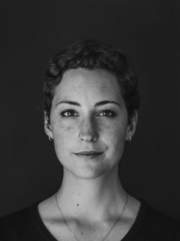 Samantha, BW, f/11 ISO 400